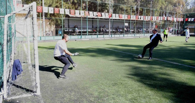 Bornova Belediyesi’nde birimler arası futbol heyecanı