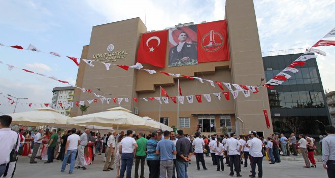 Deniz Baykal Kültür Merkezi açıldı