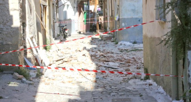 Depremde komşuda 1 ölü 10 yaralı