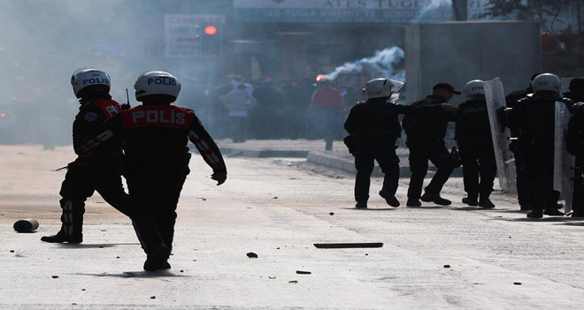 Derbi maçından önce olay çıktı...