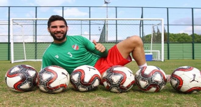 Karşıyaka, Cenk ve Arif ile de yeniledi