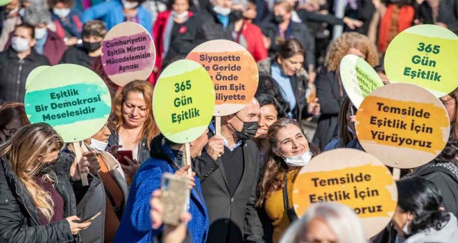 İzmir’de nüfusun Yüzde 50,3’ü kadın