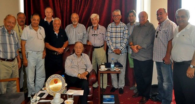 Divan'dan Selçuk Yaşar’a "Sonsuza kadar başkan" plaketi...