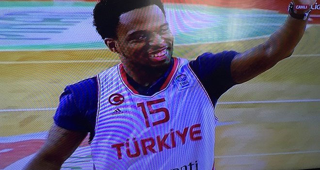 Dixon Ay Yıldızlı formayı giydi...