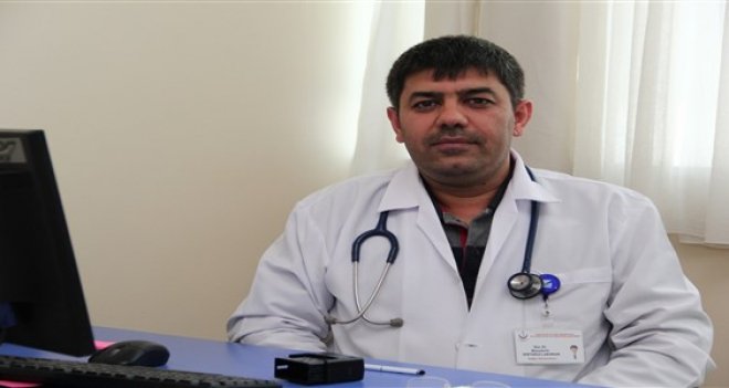 Doç. Dr. Sertoğullarından: ''Sigara içmek toplu intihardır''