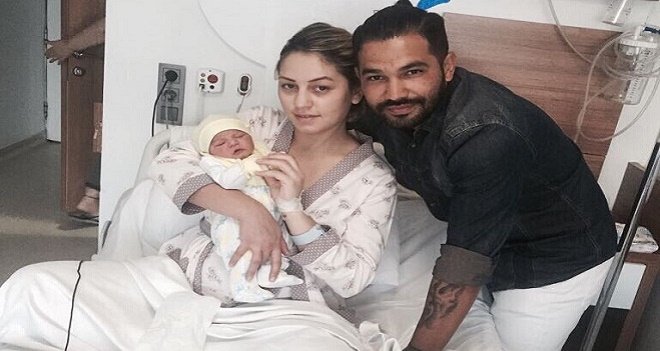 Doğan çiftini Alp sevince boğdu...