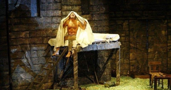 Domuz Ahırı yeniden sahnede