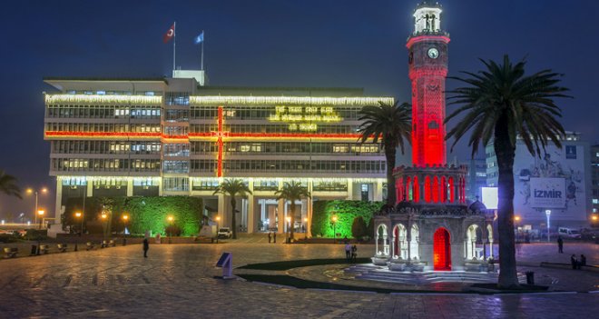 Dünyadaki “1 saat karanlığa” İzmir’den destek