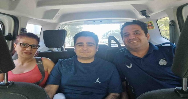 Zabıta ekipleri YKS’ye giren öğrenciler için yardıma koştu