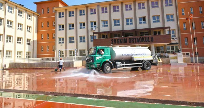 Karabağlar Belediyesi'nden eğitime temizlik desteği
