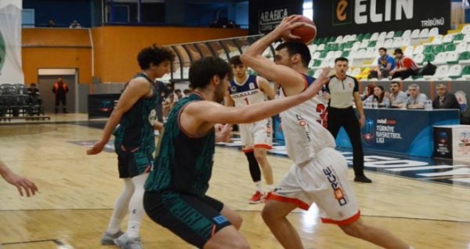 Pınar Karşıyaka'nın gençleri son maça bıraktı