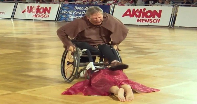 Ossi, Almanya'da ayakta alkışlandı...