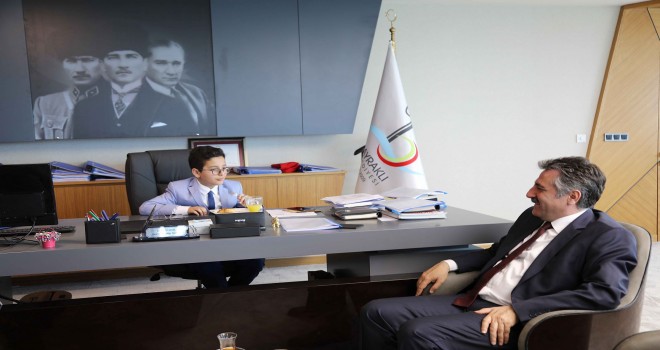 Minik Başkan Aktaş: Deve güreşleri kalksın