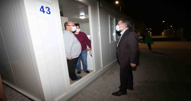 Başkan Sandal, depremzedeleri yalnız bırakmıyor