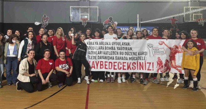 İzmir'de kadınlar karanlığa smaç vurdu