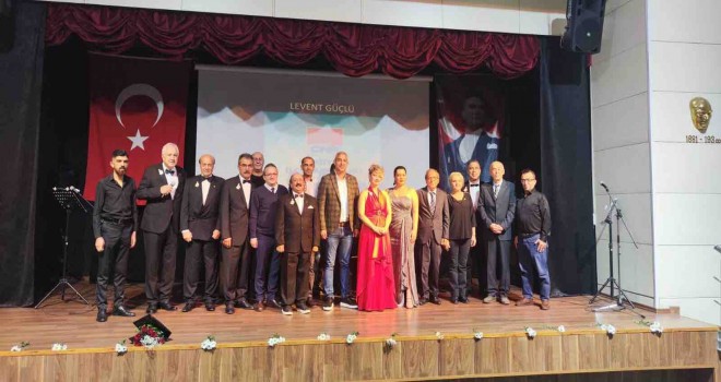 Attilâ İlhan Karşıyaka'da anıldı