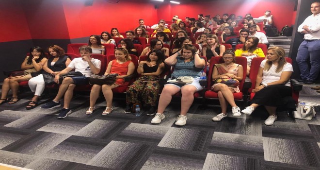 Buca’da 17 ülkeden kadın zirvesi