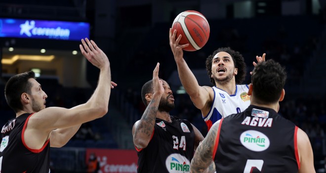 Pınar Karşıyaka yokları oynadı...