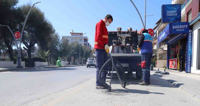 Menderes Belediyesi’nden ilaçlama seferberliği