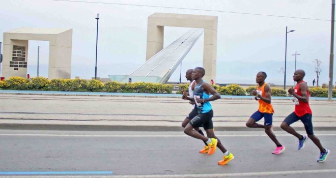 Toplu ulaşıma Maraton İzmir ayarı