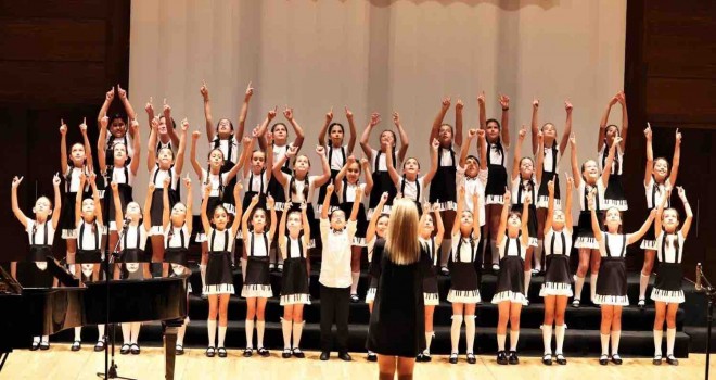 ​İzmir Uluslararası Çoksesli Korolar Festivali başladı