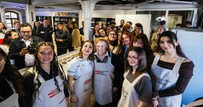 Başkan Tugay, Meslek Fabrikası’nda Güler Sabancı’yı ağırladı