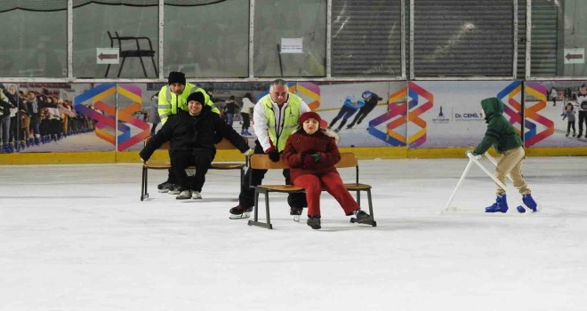 Buz pistinde engelsiz mutluluk