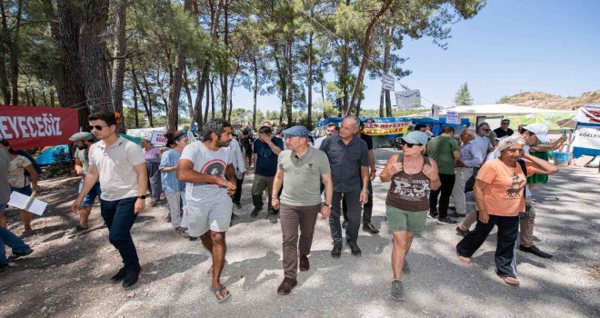 Başkan Soyer destek için Akbelen'e gitti