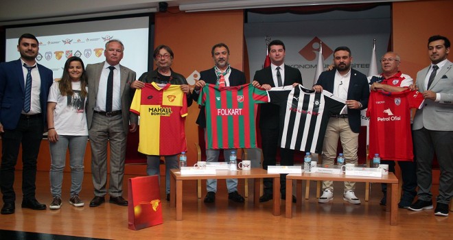 İzmir'de futbol ekonomisi konuşuldu