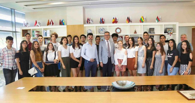 Gaziemir Belediyesi Gençlik Meclisi yola çıkıyor