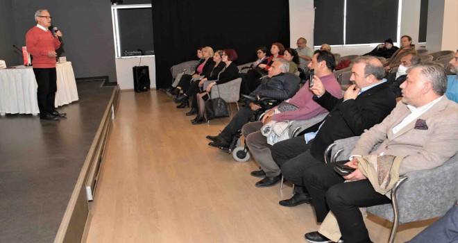 Madde bağımlılığı ile mücadelenin yolları Bornova’da anlatıldı