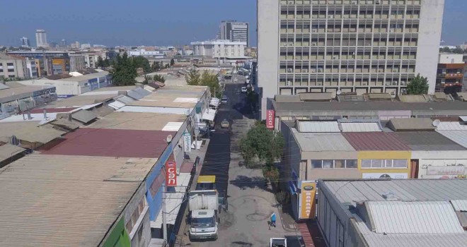 Gıda Çarşısı esnafı istedi  Başkan Batur yaptı