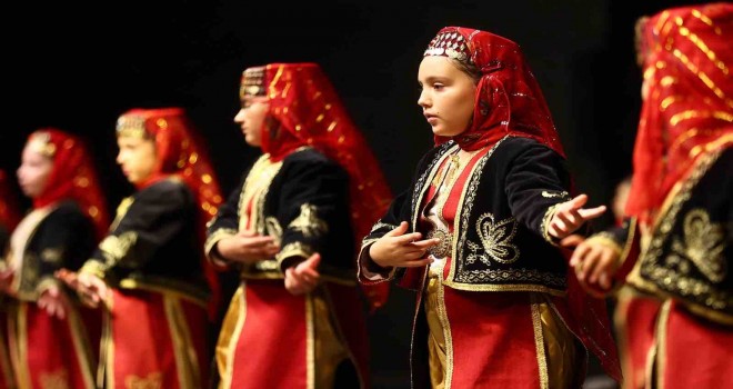 Konak’ta 7’den 77’ye halk oyunları şenliği