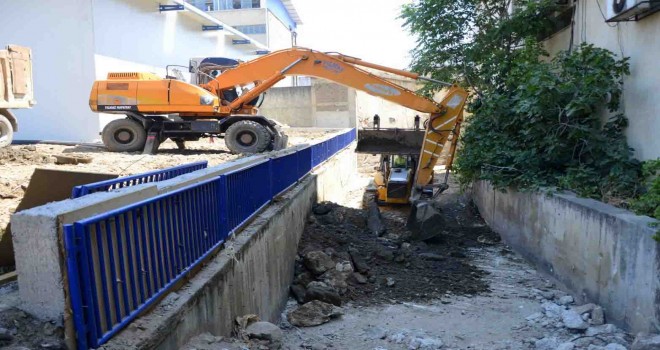 Çitlembik Deresi’nde taşkınlara karşı önlem alınıyor