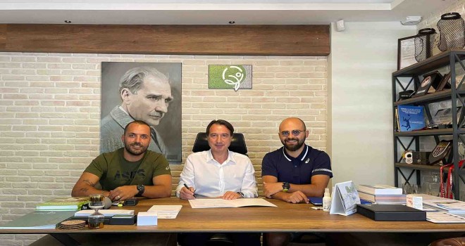 Asics Karşıyaka One Team ile Prof. Dr. Ergün güçlerini birleştirdi