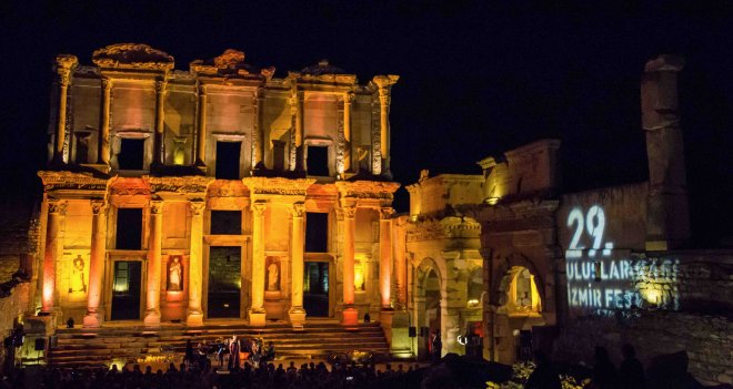 Efes'te İtalyan Rüzgarı...