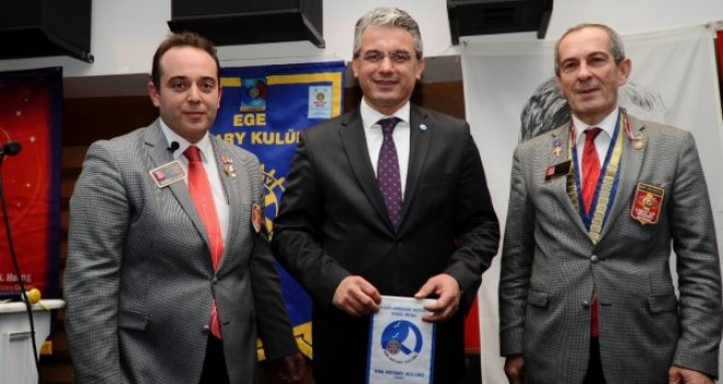 Ege Rotary'den Hüseyin Mutlu Akpınar'a onursal üyelik