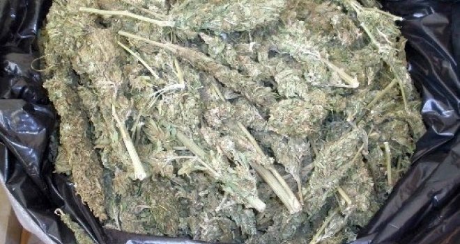 EGE ÜNİVERSİTESİ'NDE UYUŞTURUCU SATAN KİŞİ YAKALANDI