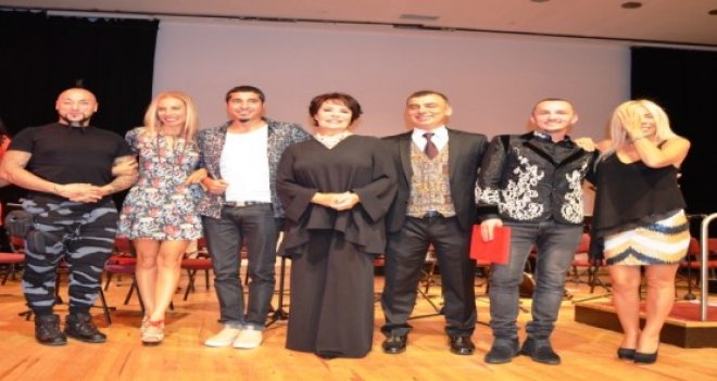 EgeArt'ta ünlü geçidi