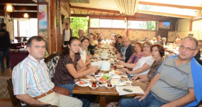 Eğitim İş'in işyeri temsilcileri kahvaltıda buluştular