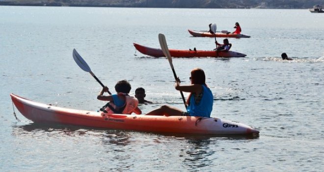 Engeli kanoyla aştılar