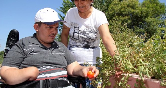 Engelsiz Hobi Bahçeleri’nden bereket fışkırıyor