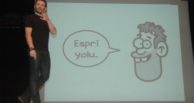 Erdil Yaşaroğlu esprileriyle Egeliler'i güldürdü