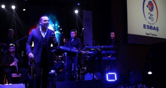 ESBAŞ 25. yılını Ferhat Göçer'le kutladı