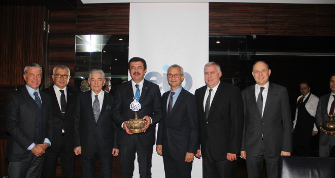 Eski Bakan Zeybekci'ye yemekli uğurlama