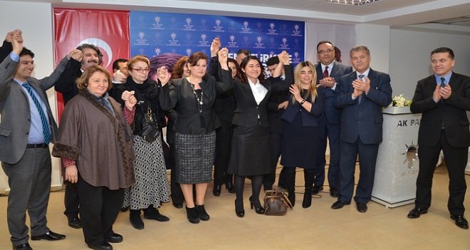 Esra Aladağ adaylığını açıkladı