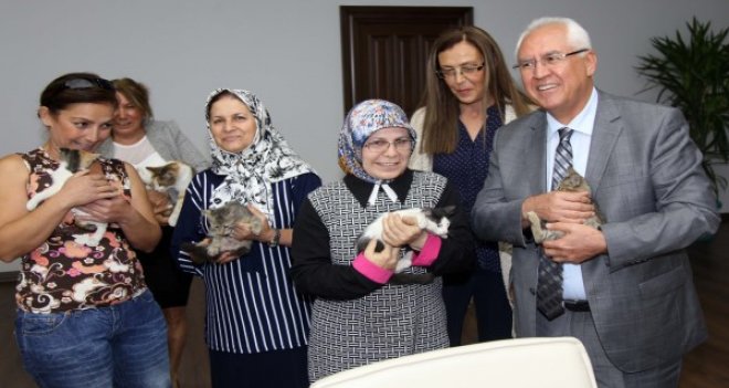 Evcil hayvanlarıyla ziyaret ettiler