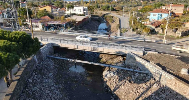 Dikili’nin yeni köprüsü hizmete girdi