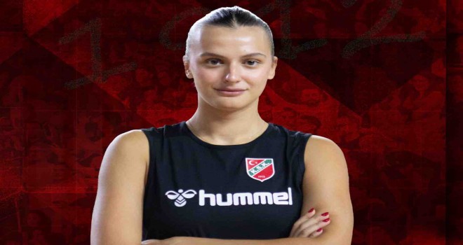 Nur Özaydınlı Karşıyaka'da