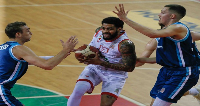 Pınar Karşıyaka yarı finale yükseldi